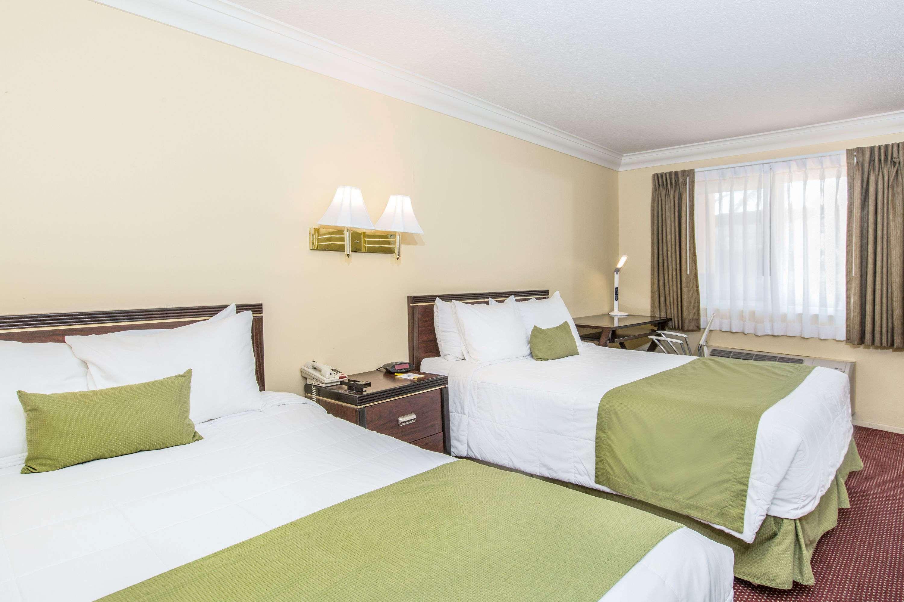 Days Inn By Wyndham Near City Of Hope Duarte Εξωτερικό φωτογραφία
