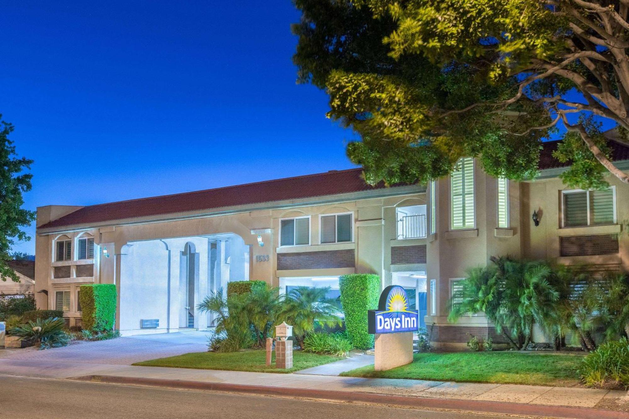 Days Inn By Wyndham Near City Of Hope Duarte Εξωτερικό φωτογραφία