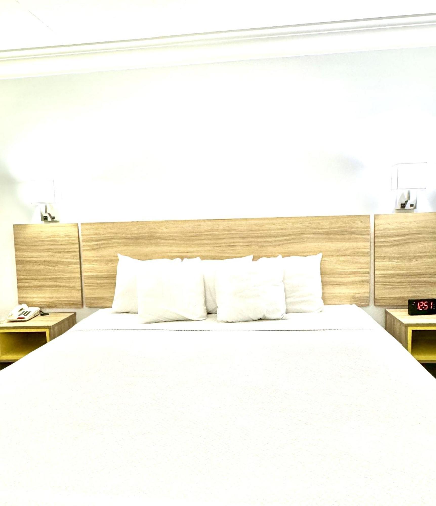 Days Inn By Wyndham Near City Of Hope Duarte Εξωτερικό φωτογραφία